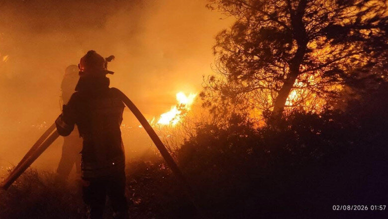 pompierii romani au intervenit la un incendiu de vegetatie si fond forestier din regiunea attica din grecia 6a6ef3708d2fc