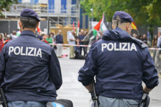 rachete antitanc camuflate ca echipament nato descoperite in italia un francez a fost arestat 6a8ef68c039ad