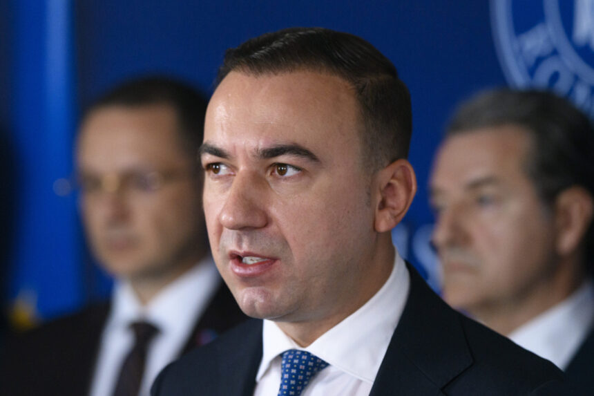 sa iasa din palatul victoria bogdan ivan il provoaca pe bolojan sa mearga in fabrici 6a8188027d2e4