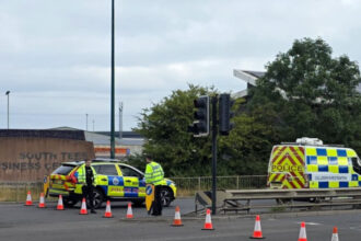 sfarsit tragic dupa o urmarire in trafic sapte morti intre care doi politisti o masina s a izbit de o autospeciala in marea britanie 6a89be9c525cd