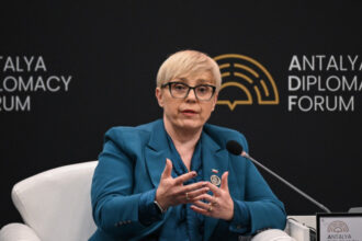un banal accident de masina a dezvaluit relatiile presedintei sloveniei cu o rusoaica suspectata de legaturi cu serviciile secrete 6a869cd8a9e12