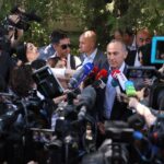 un fost presedinte de tara si fiul lui arestati intr un dosar de coruptie 6a8d52a389632