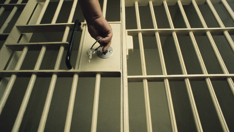 un fost primar al iasiului adus in tara din italia pentru a executa peste 19 ani de inchisaoare era pe lista most wanted 6a80139c2d37d