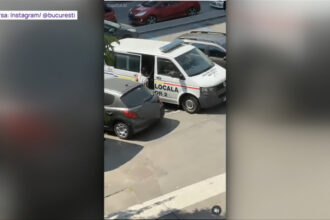 video imagini controversate surprinse in sectorul 2 o vanzatoare stradala pare ca le ofera bani politistilor explicatia autoritatilor 6a84789eadb61