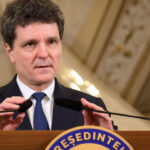 video nicusor dan apel catre romani tara se stabilizeaza financiar si va fi mai bine romania functioneaza ce spune de trecerea la euro 6a6daffb103fa
