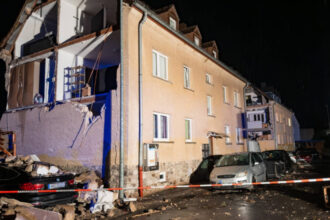 video tornada si furtuni puternice in germania un mort o persoana ranita grav case serios avariate pagube materiale insemnate 6a86b8fa7c895