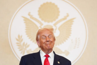 video trump ameninta omanul cu bombardamente daca va incurca discutiile privind stramtoarea ormuz 6a83190c09a19