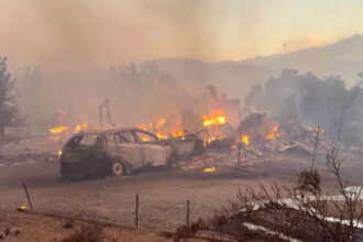 videofoto incendiu de vegetatie urias in nevada peste 90 000 de oameni evacuati sau in alerta nu asteptati 6a8cb5d477db6