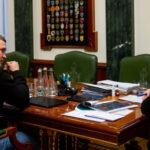 zelenski dezvaluie ce propunere i a facut fostul ministru al apararii pe fondul conflictului cu seful armatei 6a8af3c4bb427