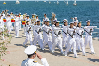 ziua marinei peste 3 500 de militari romani si straini participa la manifestarile de la constanta ilie bolojan prezent la spectacol 6a7ff77c85f34